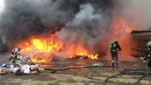 В Олимпийском парке в Сочи сгорели два ларька