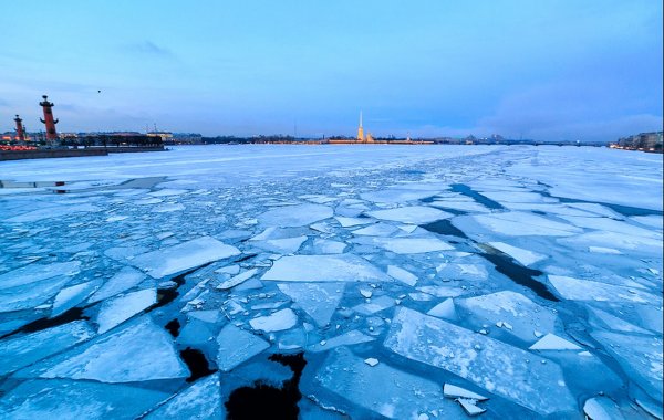 В Петербурге с помощью громкоговорителей борются с прогулками по льду