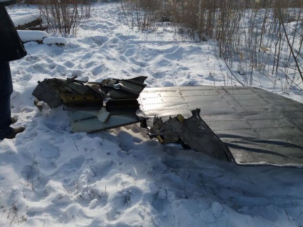 Грузовой самолёт при вылете из Якутска потерял створку люка