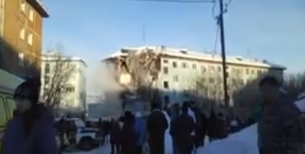 Ужасные кадры взрыва дома в Мурманске попали в Сеть
