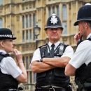 В Британии злоумышленник в обнажённом виде пытался спрятаться от полиции в кухонном шкафу