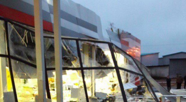 В Рыбинске выясняют причину обрушения крыши в магазине