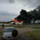 В Греции от удара молнии сгорел автобус