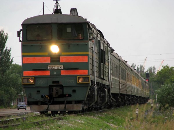 В Ростовской области поезд врезался в автомобиль