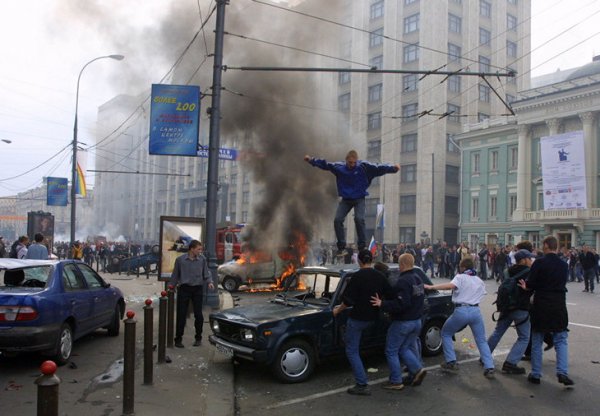 «Самые страшные беспорядки»: Вспоминаем погромы в центре Москвы во время Чемпионата мира 2002 года