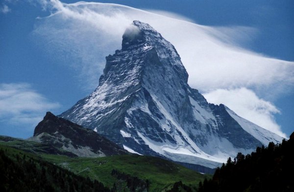При покорении вершины Маттерхорн в Альпах погиб россиянин