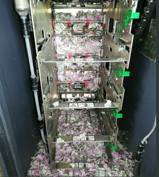 В Индии крысы сгрызли в банкомате 1,2 млн рупий