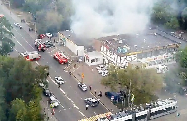 В Сети появилось видео с места взрыва в автосервисе на северо-западе Москвы