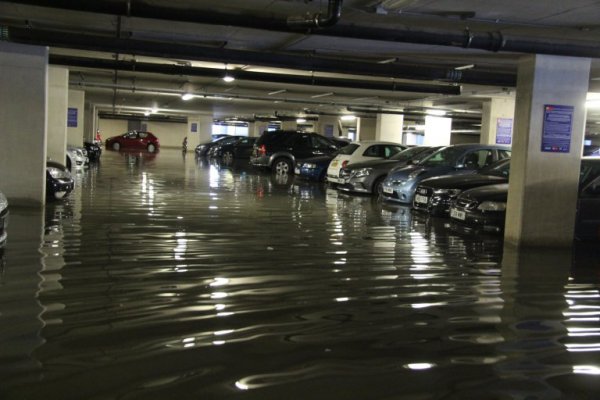 В Котельниках фекалиями затопило паркинг