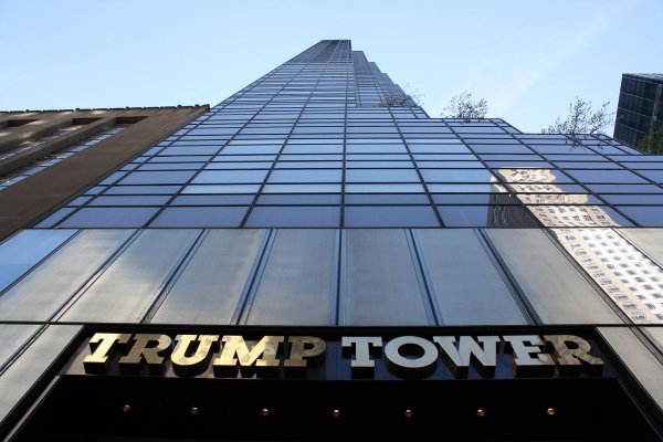 В Нью-Йорке полиция оцепила Trump Tower из-за подозрительного предмета