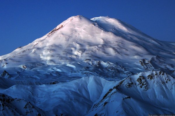 На Эльбрусе обнаружили альпинистку, скончавшуюся 31 год назад