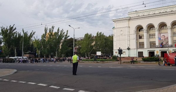 200 тысяч человек попрощались с главой ДНР Захарченко в траурном шествии