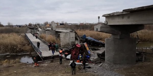 Появилось видео с обрушившимся мостом под Воронежем