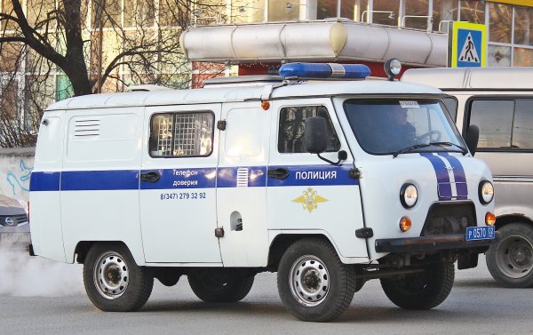 В Ростове Mercedes с «блатными» номерами сбил полицейского