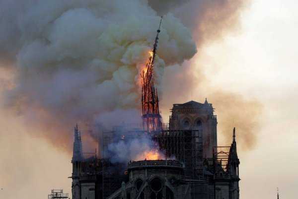 Сгорела эпоха: Собор Парижской Богоматери «убили» халатность и непрофессионализм
