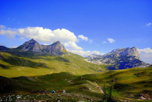 В горах Черногории погиб российский альпинист