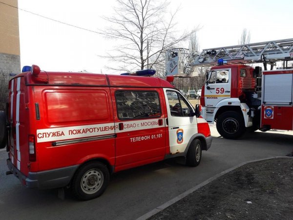 На юго-востоке Москвы потушили пожар возле торгового центра